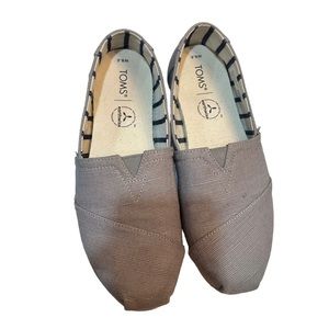 TOMS Womens Gray Size 8.5